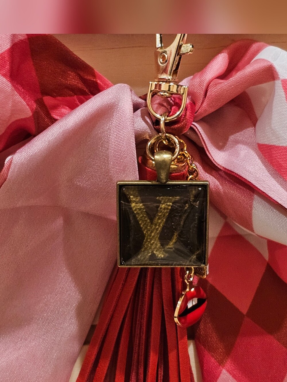 Louis Vuitton Piece In Pendant On Keychain/Bag Charm W/Twilly, Charms, & Tassel - Picture 3 of 6